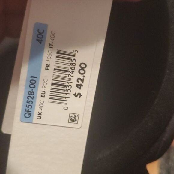 CK Lightly Lined Strapless Convertible BrA - Picture 5 of 9